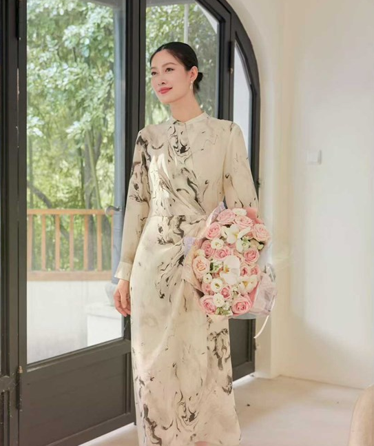 卡蔓秋季新品 雅致如花 向阳生长 镌刻温柔时光